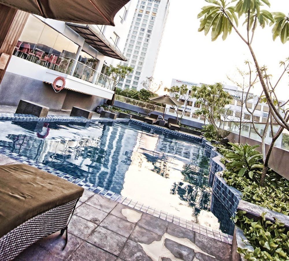 Crown Managed By Midtown Indonesia Surabaya