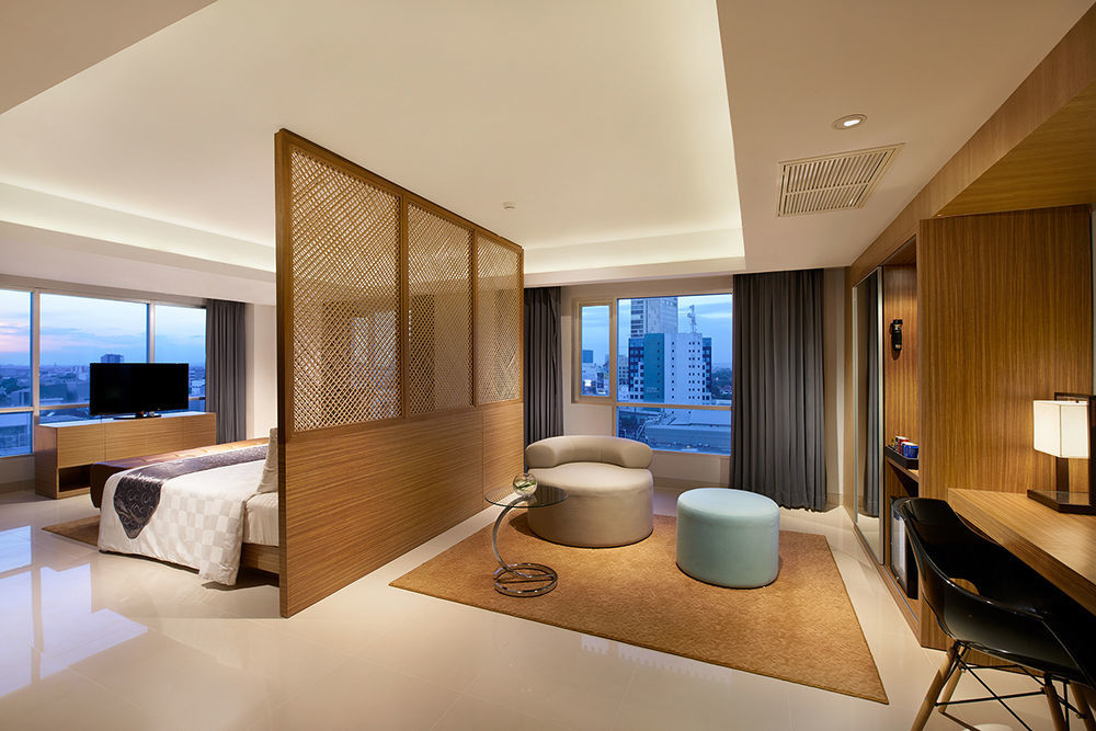 Hotel Crown Managed By Midtown Indonesia