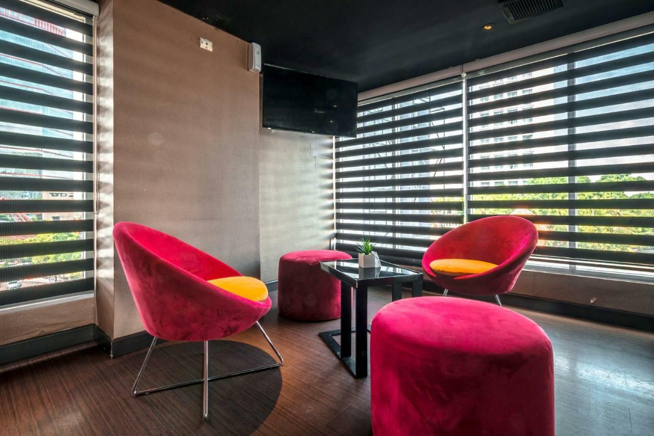 Hotel Crown Managed By Midtown Indonesia 4*