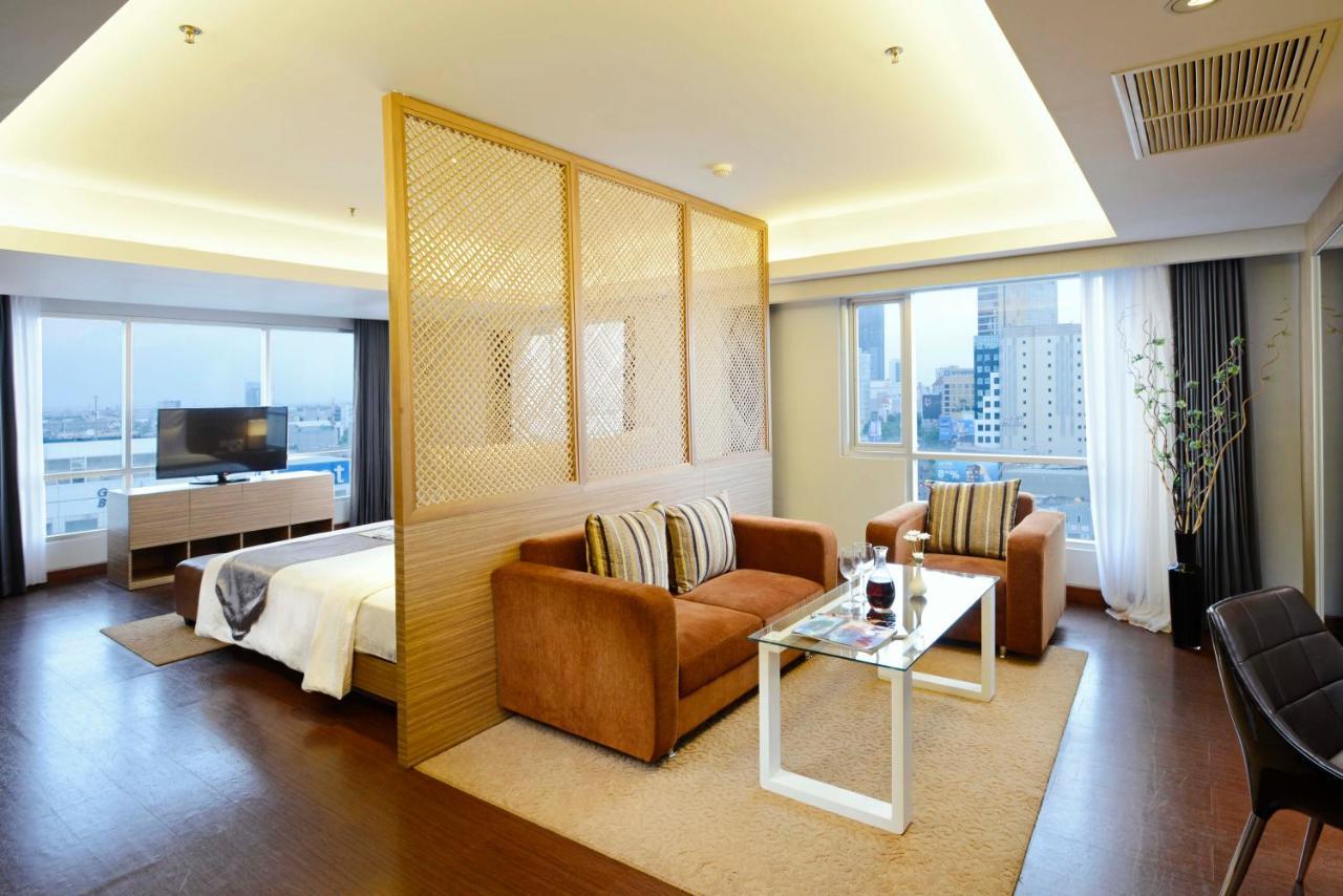 Crown Managed By Midtown Indonesia Surabaya