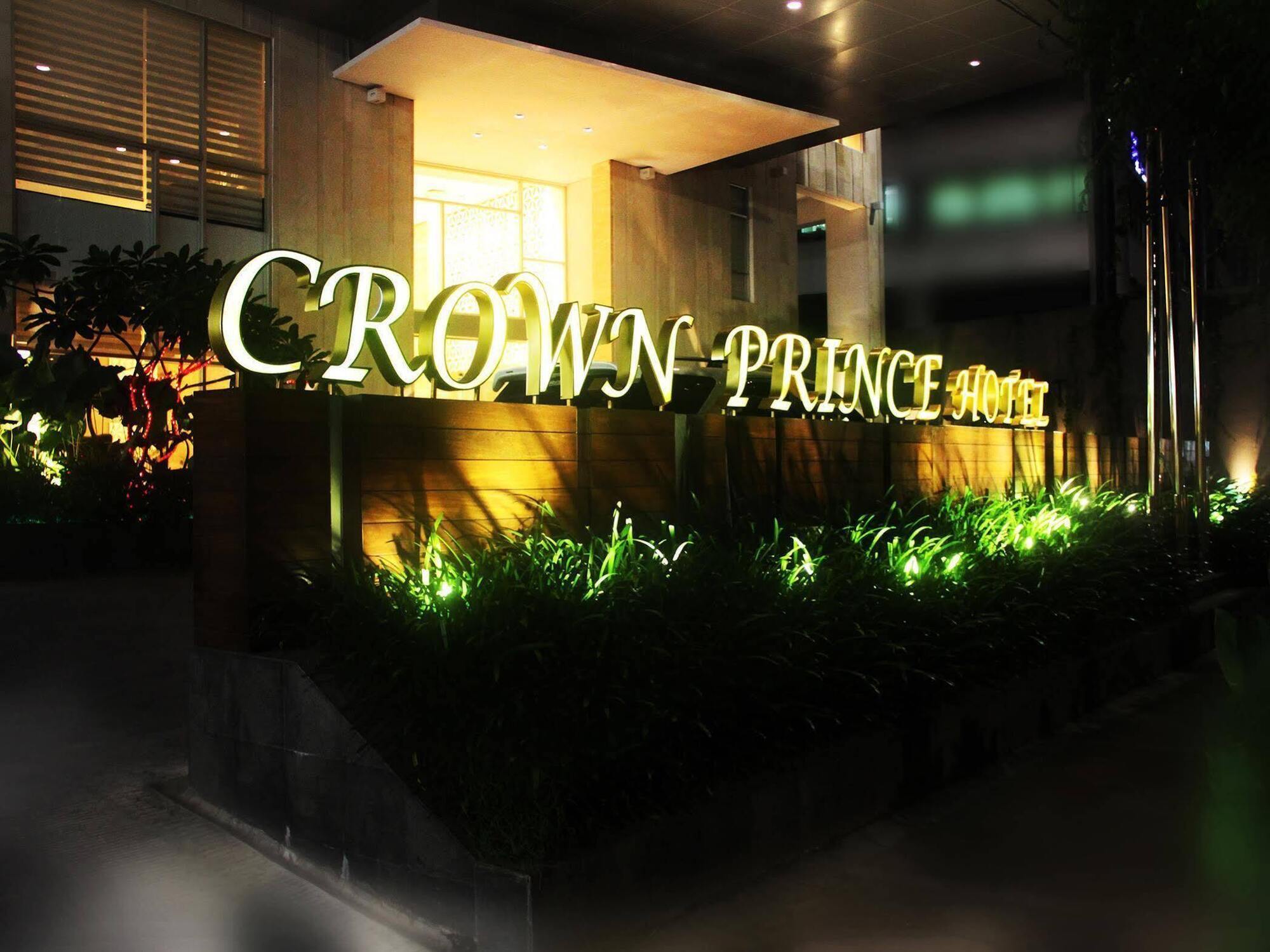 Hotel Crown Managed By Midtown Indonesia